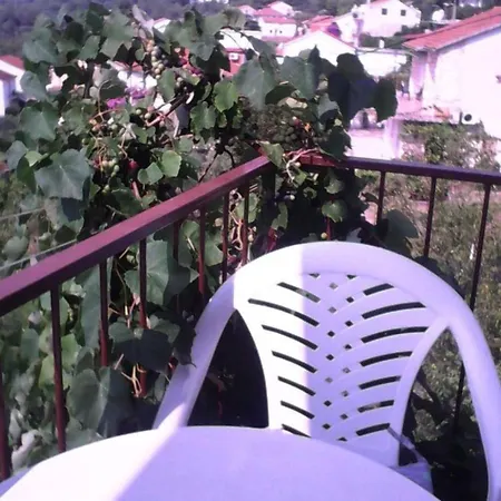 Schoene In Mit Schoenem Balkon By Interhome ييلسا